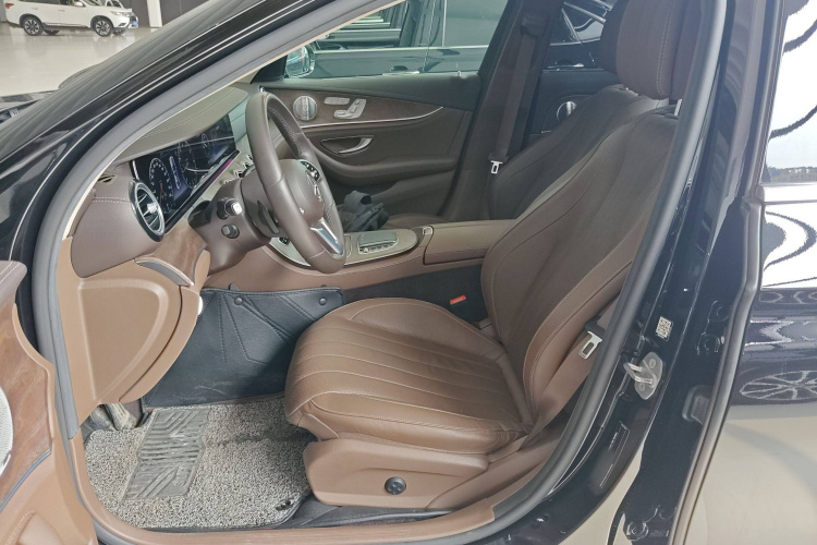 奔驰E级 2020款 改款 E 300 L 殊享版局部细节19