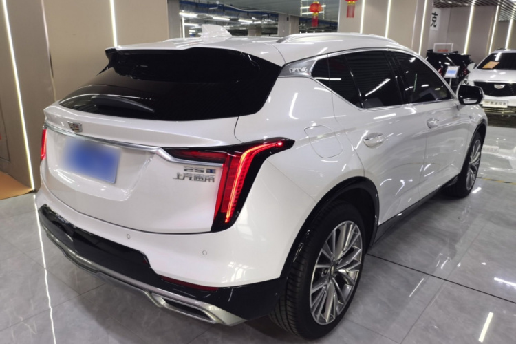 凯迪拉克GT4 2023款 25T 豪华型车身外观7