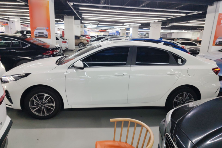 起亚K3 2024款 1.5L CVT舒适优享版车身外观6003