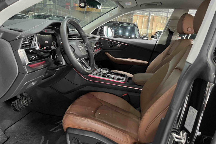 奥迪Q8 2023款 55 TFSI 豪华动感型中控内饰7007