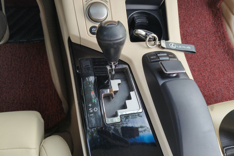 雷克萨斯ES 2013款 300h 精英版局部细节18