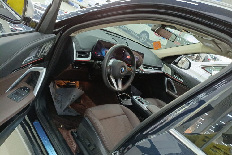 宝马X1 2023款 sDrive25Li X设计套装中控内饰20