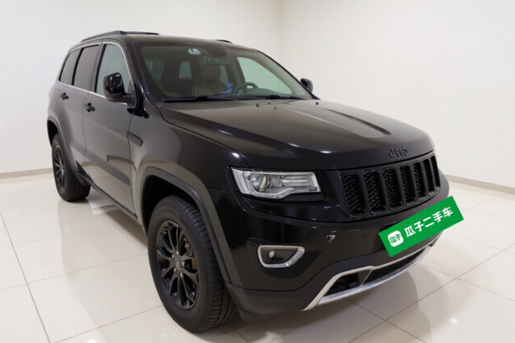 Jeep 大切诺基(进口) 2015款 3.0L 精英导航版车身外观3