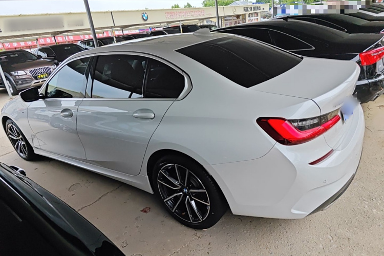 宝马3系 2022款 320Li M运动套装车身外观4