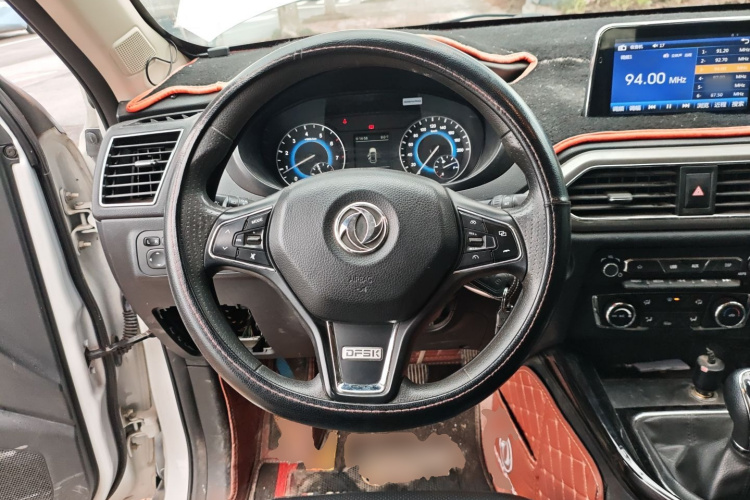 东风风光 风光S560 2018款 1.8L 手动都市型 7座中控内饰13