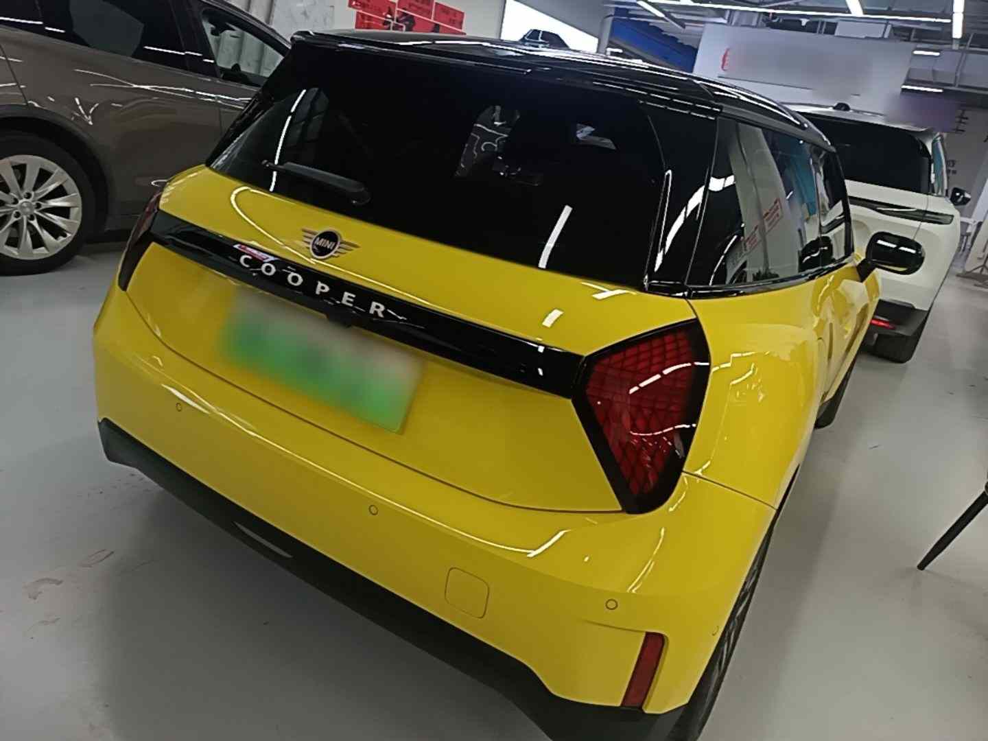 电动MINI COOPER 2024款 456km COOPER E 经典派(5)
