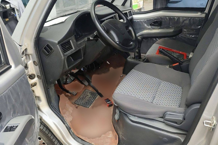 五菱汽车 五菱之光 2023款 1.5L 实用型 5/7座中控内饰7002