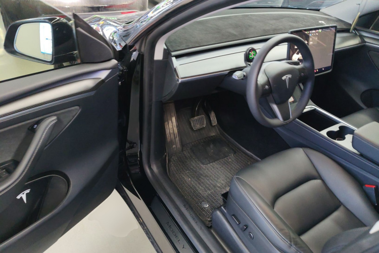 特斯拉 Model Y 2021款 标准续航后驱版中控内饰7003