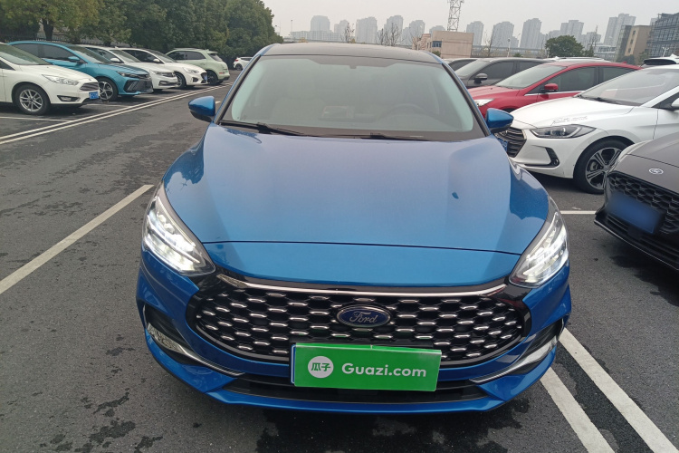 福特 福克斯 2021款 三厢 EcoBoost 180 自动锋潮型车身外观2