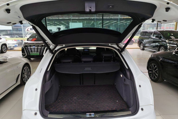 奥迪Q3 2018款 30周年年型 30 TFSI 时尚型中控内饰23