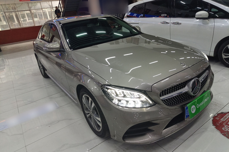 奔驰C级 2019款 C 180 L 时尚型运动版车身外观3