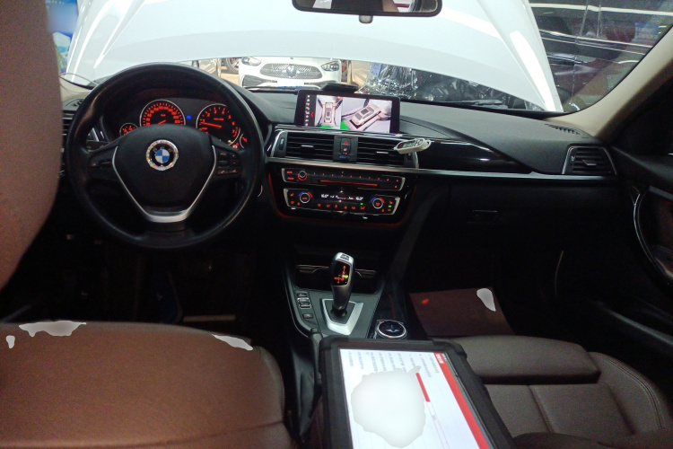 宝马3系 2019款 320Li xDrive 时尚型中控内饰12