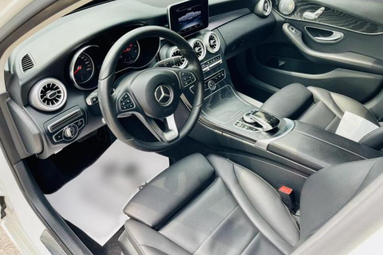 奔驰C级(进口) 2018款 C 200 旅行轿车中控内饰7001