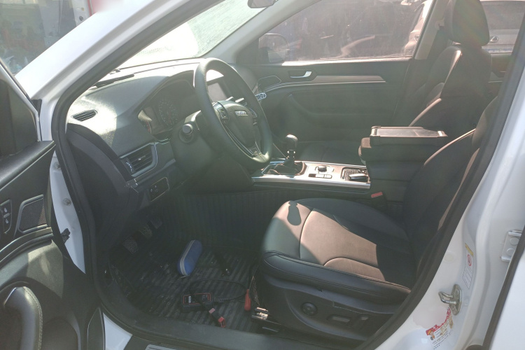 哈弗H6 2018款 红标 运动版 1.5T 手动两驱精英型中控内饰19