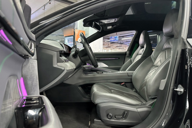 极氪001 2023款 WE版 86kWh中控内饰7004