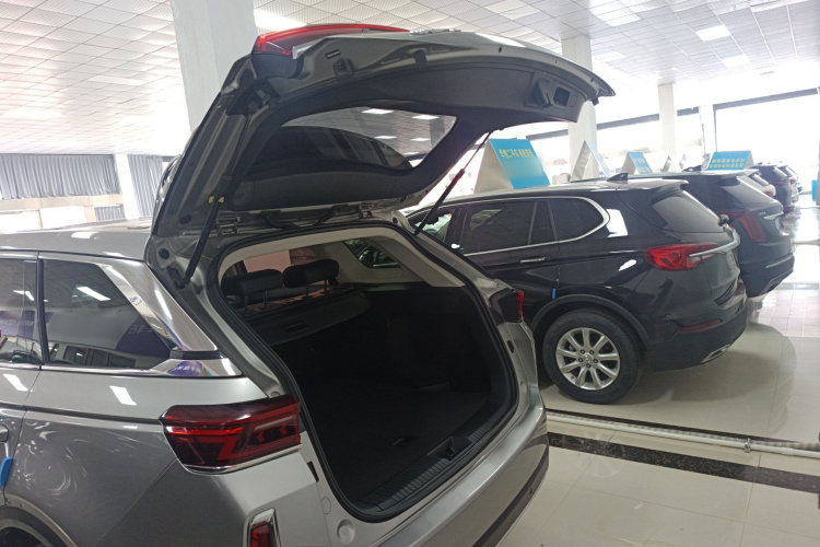 奔腾T99 2020款 20TD 自动豪华型机舱底盘23