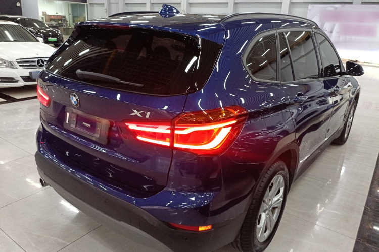 宝马X1 2016款 sDrive18Li 尊享型车身外观7