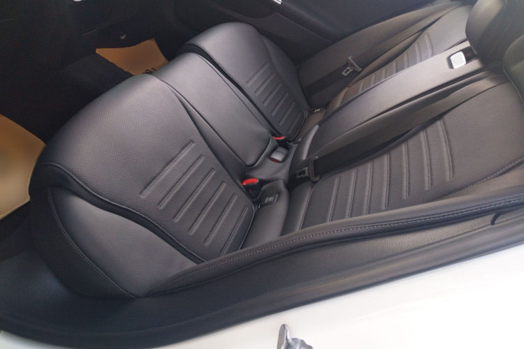 奔驰C级 2023款 改款二 C 260 L 运动版中控内饰21