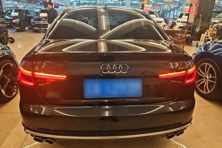 奥迪S4 2018款 S4 3.0TFSI车身外观6