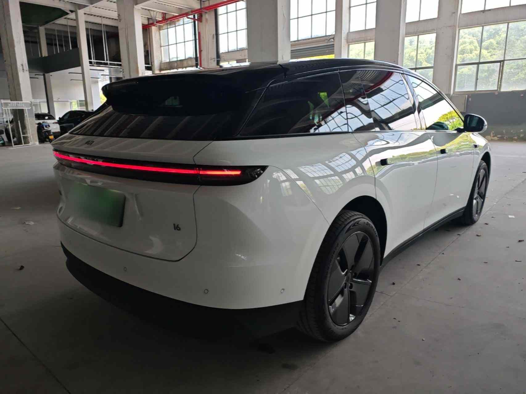理想汽车 理想i6 2025款 两驱标准版(5)