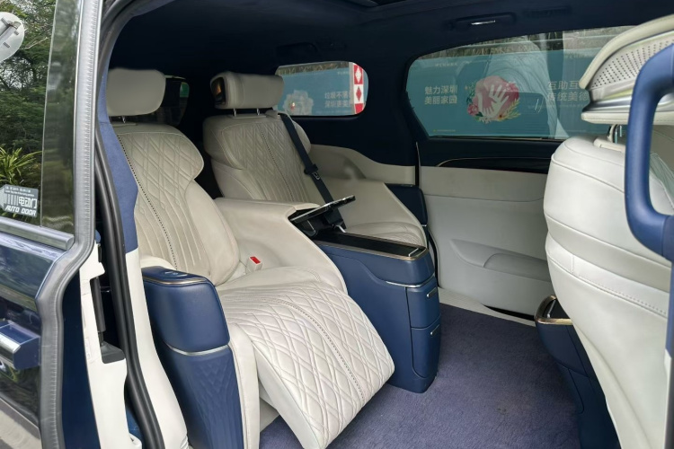 别克GL8 2020款 Avenir艾维亚 四座尊礼版中控内饰7006