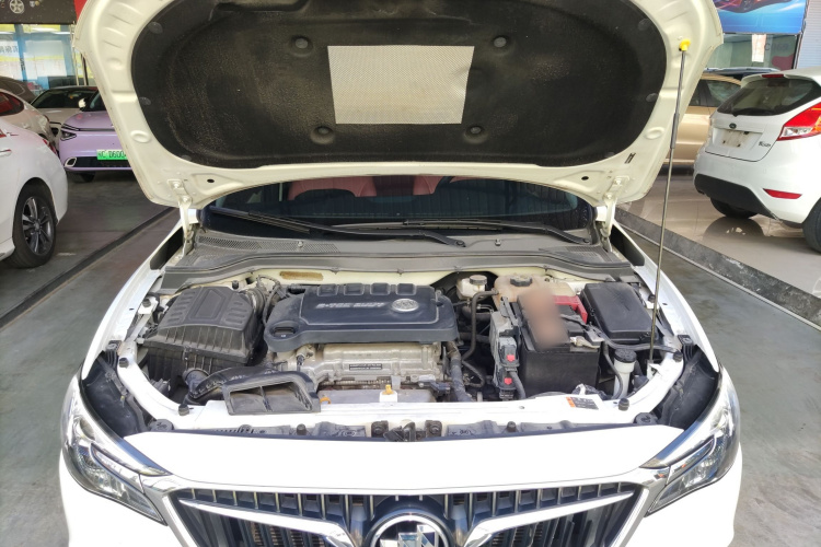 别克 英朗 2021款 典范 1.5L 自动进取型机舱底盘24