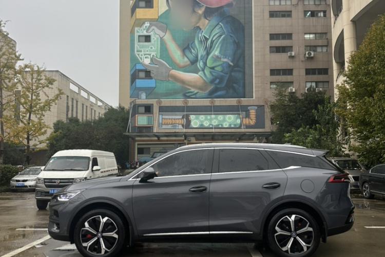 比亚迪 唐新能源 2022款 EV 600KM 尊享型车身外观6001