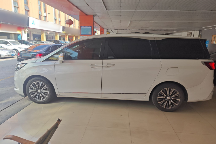 别克GL8 2021款 ES陆尊 653T 旗舰型车身外观4