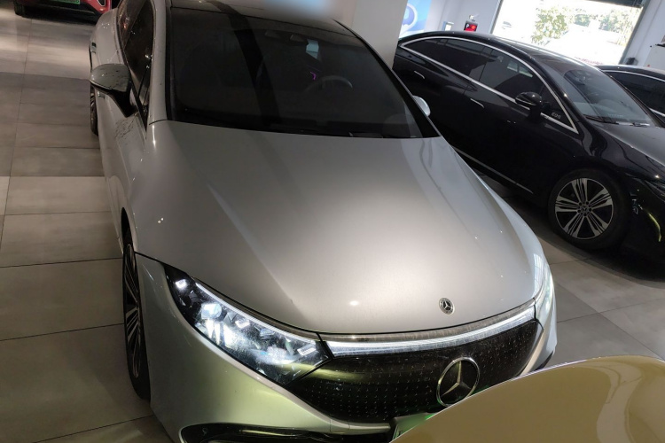 奔驰EQS 2022款 改款 450+ 先锋版车身外观2