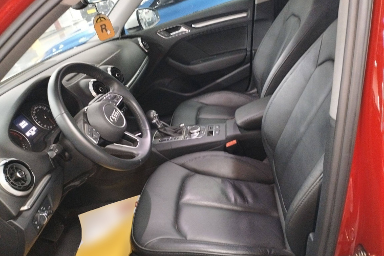 奥迪A3 2019款 Limousine 35 TFSI 风尚型 国VI中控内饰19