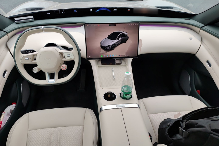 小米汽车 小米YU7 2025款 超长续航四驱Pro版中控内饰12