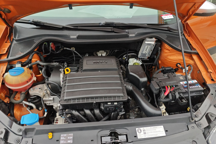 大众 2016款 1.6L Cross Polo 自动机舱底盘24