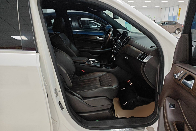 奔驰GLE 2017款 GLE 400 4MATIC局部细节41