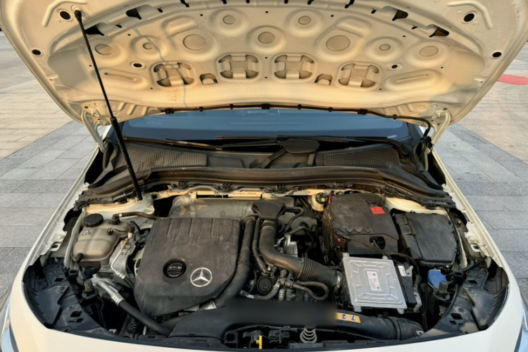 奔驰B级 2020款 B 180中控内饰7010