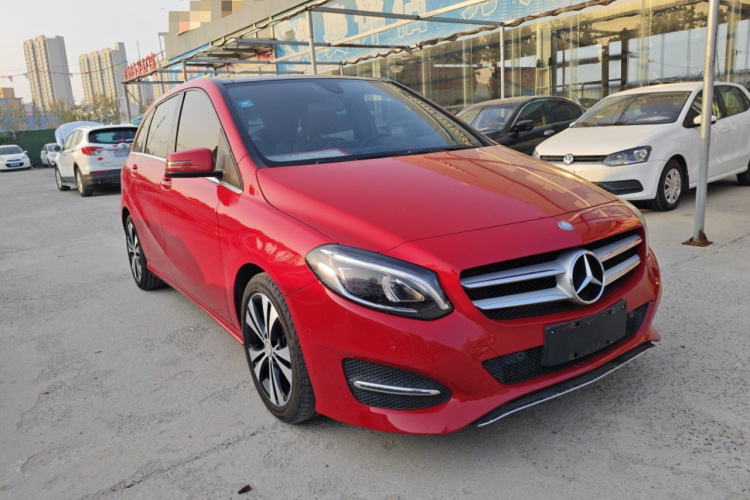 奔驰B级 2015款 B 200 时尚型车身外观3