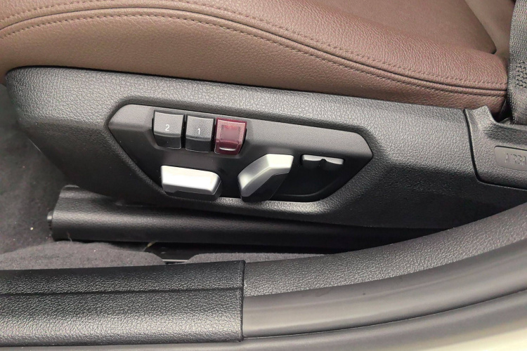 宝马3系 2018款 320Li xDrive 时尚型局部细节9005