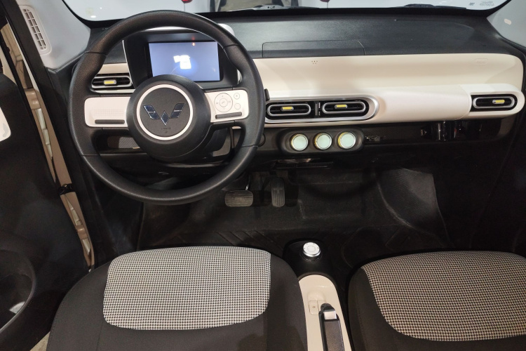 五菱汽车 宏光MINIEV 2024款 第三代 215km 青春版中控内饰12