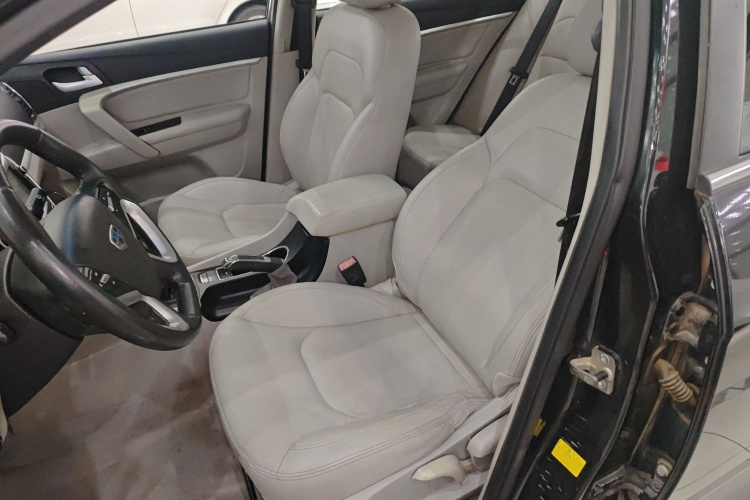 吉利汽车 帝豪 2015款 三厢 1.5L 手动向上版中控内饰19