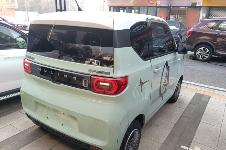 五菱汽车 宏光MINIEV 2021款 马卡龙臻享款 磷酸铁锂车身外观7