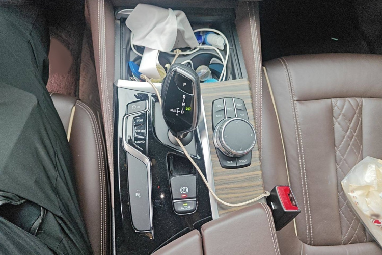 宝马5系 2018款 530Li 领先型 豪华套装局部细节18