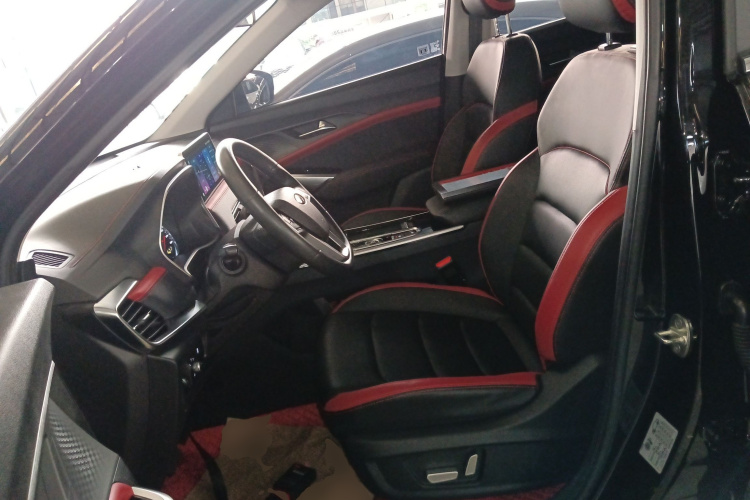 思皓X8 2022款 大圣版 300T DCT行者型 7座局部细节19