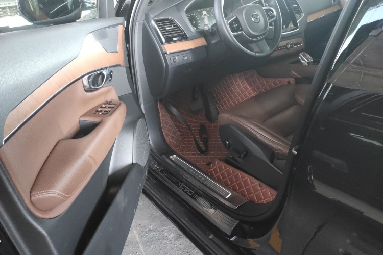 沃尔沃XC90 2021款 B6 智逸豪华版 7座中控内饰20