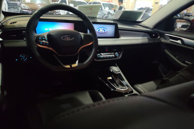 福特 福睿斯 2021款 1.5L 自动钻石版中控内饰7002