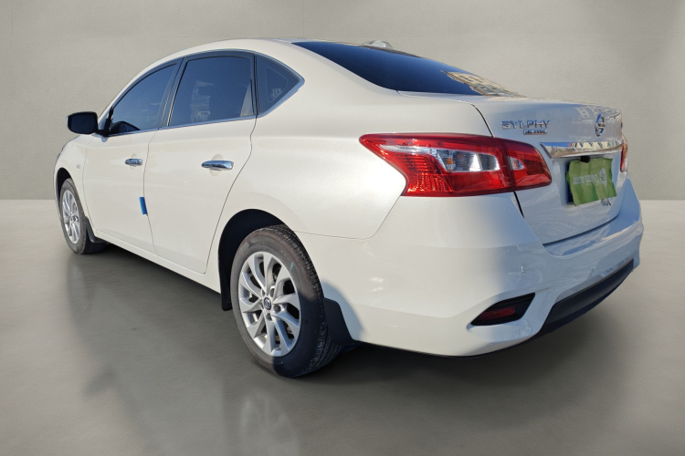 日产 轩逸 2024款 改款三 经典 1.6XE CVT舒适版车身外观5