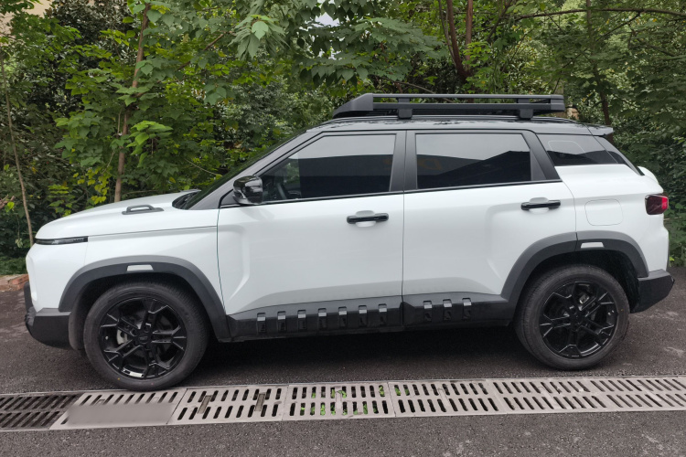 吉利汽车 吉利牛仔 2025款 1.5TD 潮玩版车身外观4