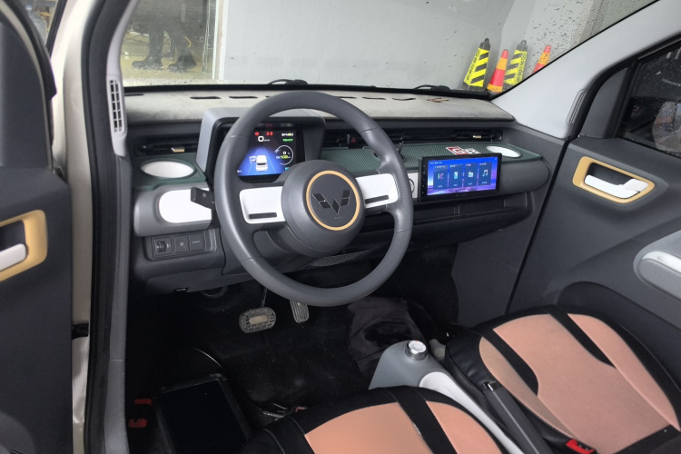 五菱汽车 宏光MINIEV 2022款 GAMEBOY 200km 玩咖款 磷酸铁锂中控内饰12