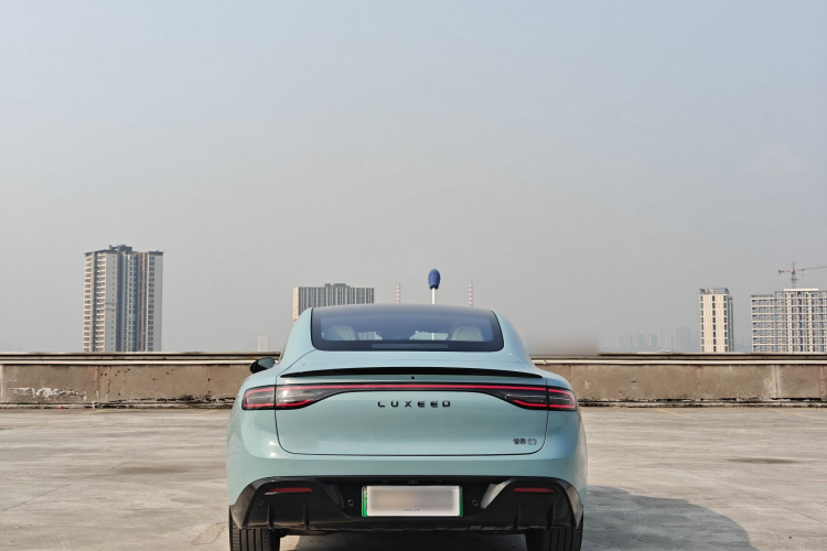 鸿蒙智行 智界S7 2025款 703km Ultra运动版车身外观6004