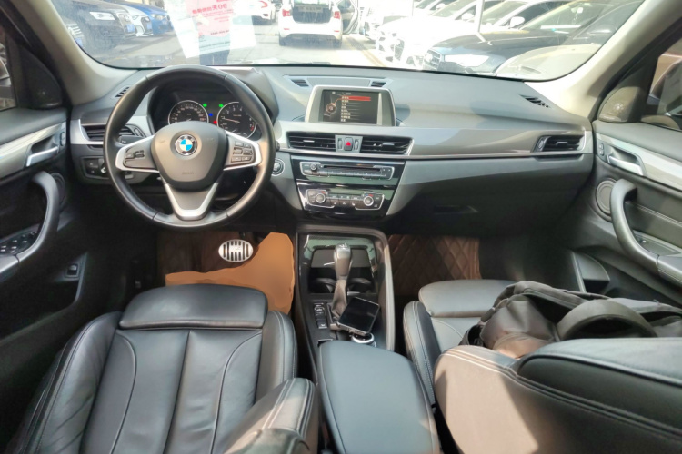 宝马X1 2018款 xDrive20Li 尊享型中控内饰12
