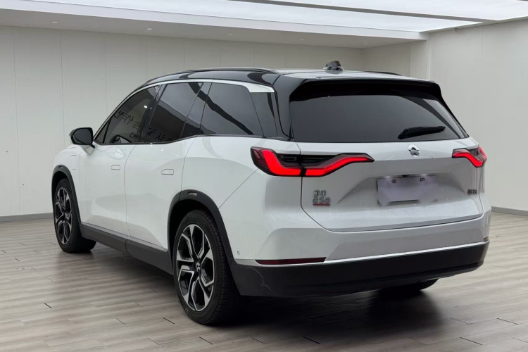 蔚来ES8 2020款 580KM 签名版 六座版车身外观4