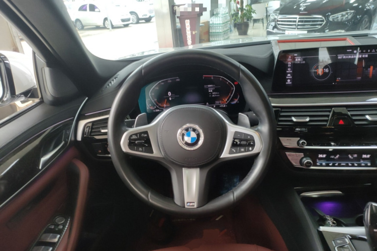 宝马5系 2020款 530Li 尊享型 M运动套装中控内饰13